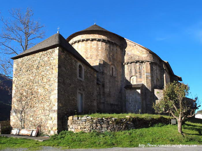 TEMPLO DESDE EL ESTE